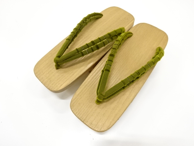 鼻緒ビロード桐下駄（23センチ）